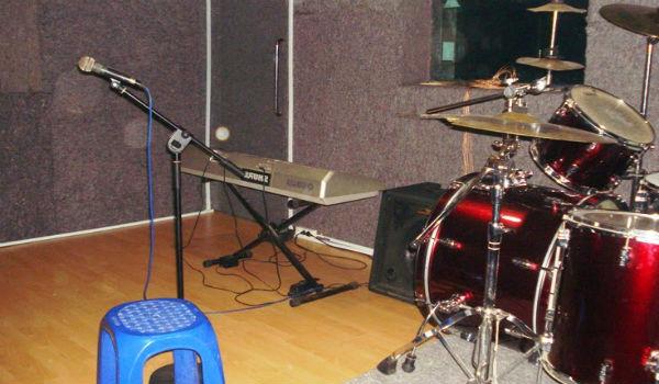 studio musik sederhana